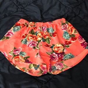 Floral wavy shorts